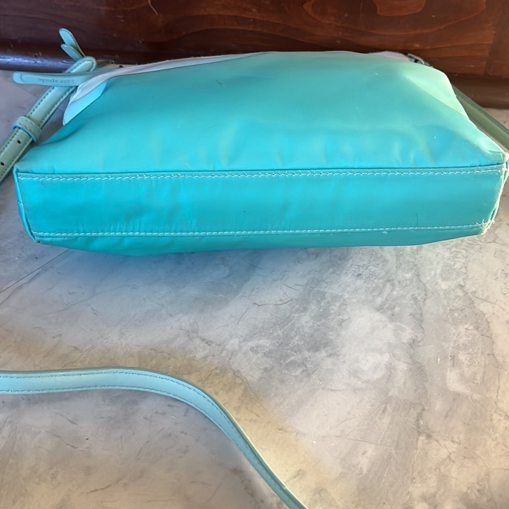 Kate Spade nearly new 2 piece Nylon Travel crossbody& Makeup Bag Ombre Clean - Picture 8 of 15